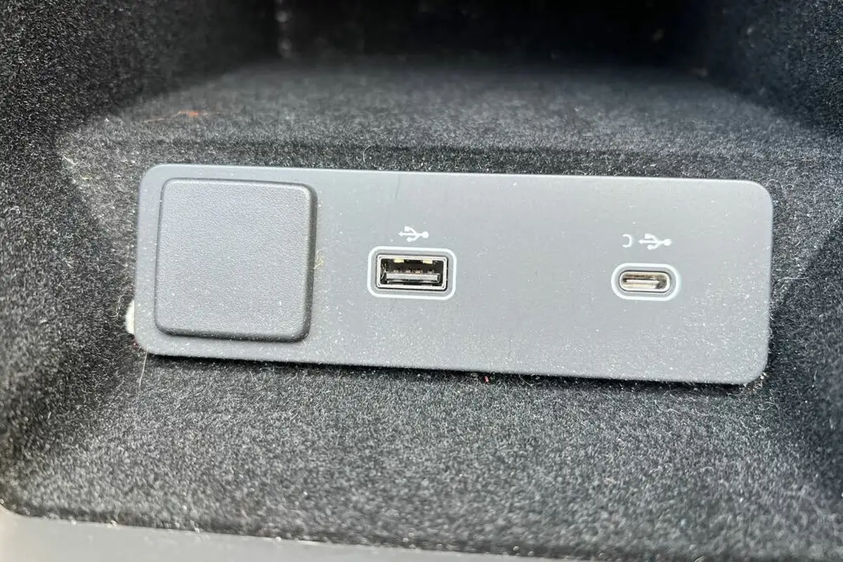 2022-land-rover-discovery-sport-15-p300e-urban-edition-big-32