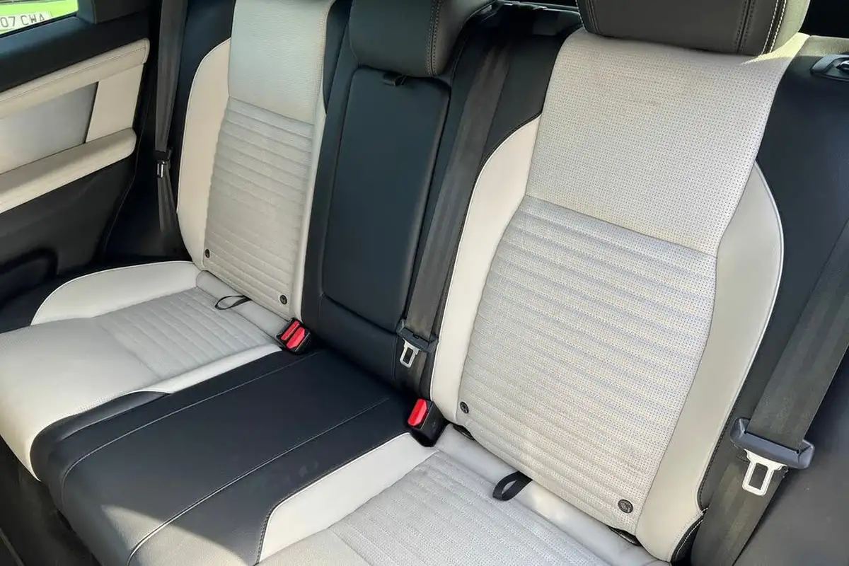 2022-land-rover-discovery-sport-15-p300e-urban-edition-big-8