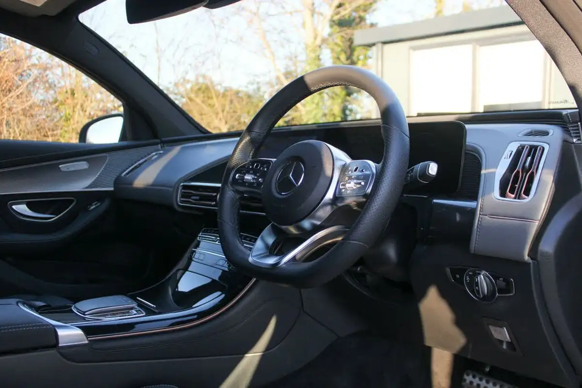 2021-mercedes-benz-eqc-e-eqc-400-amg-line-big-4