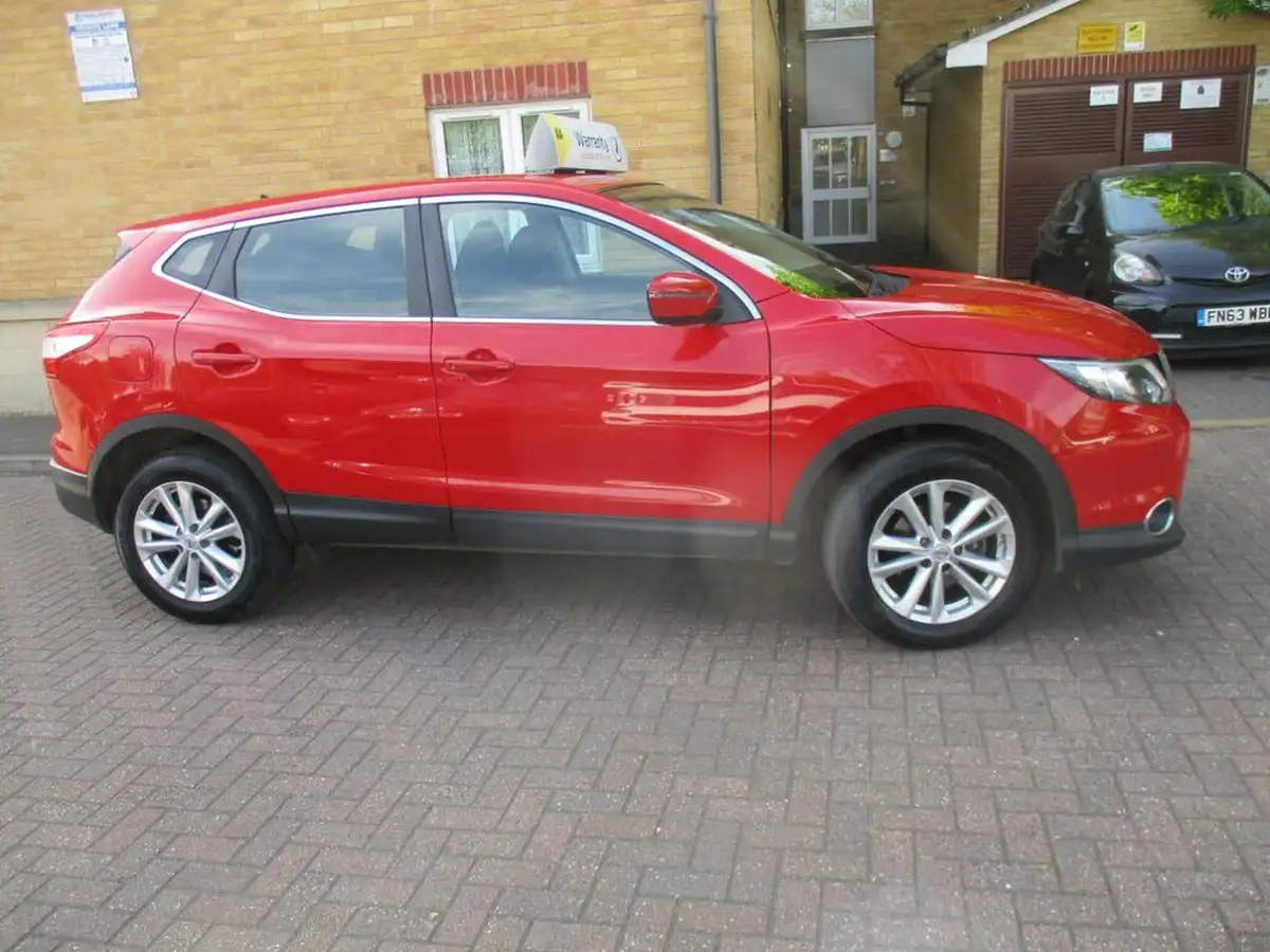 2016-nissan-qashqai-12-dig-t-acenta-tech-pk-big-6