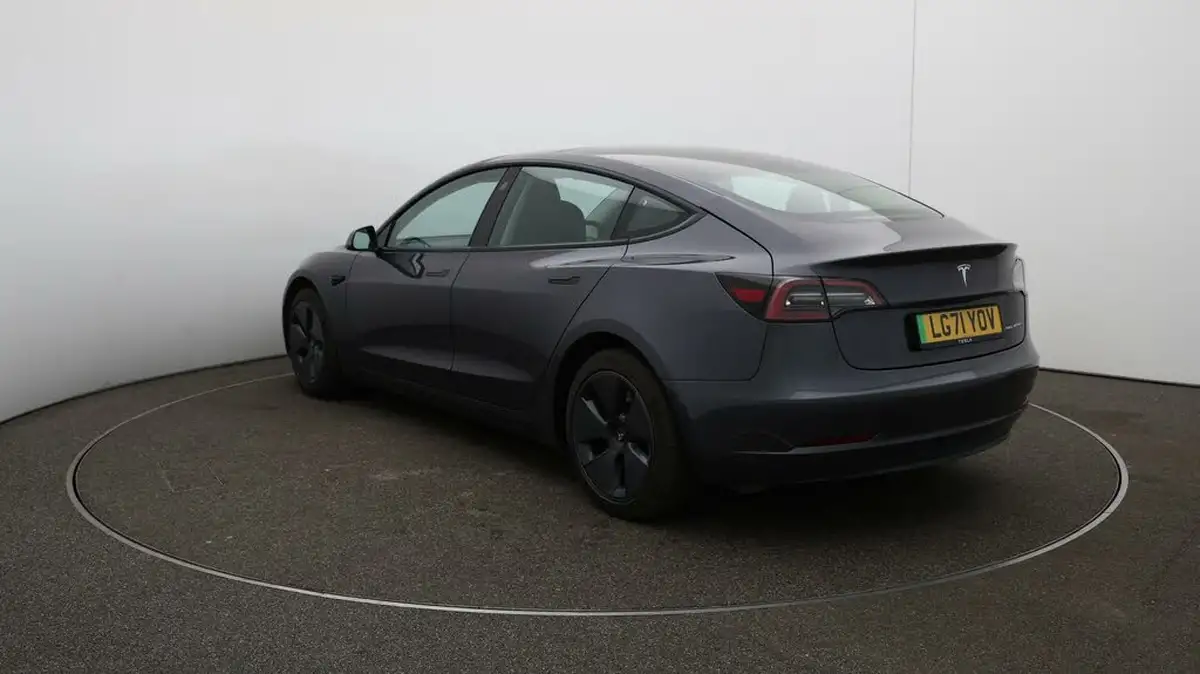 2021-tesla-model-3-e-long-range-awd-big-54