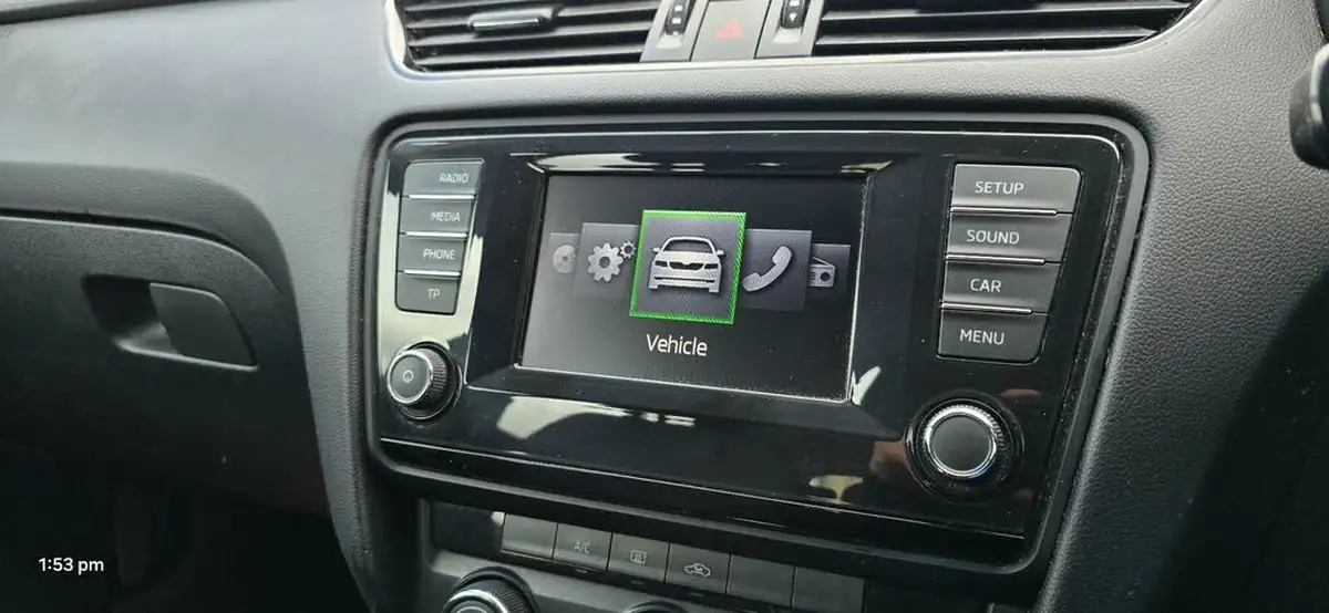 2014-skoda-octavia-16tdi-estate-dsg-big-29