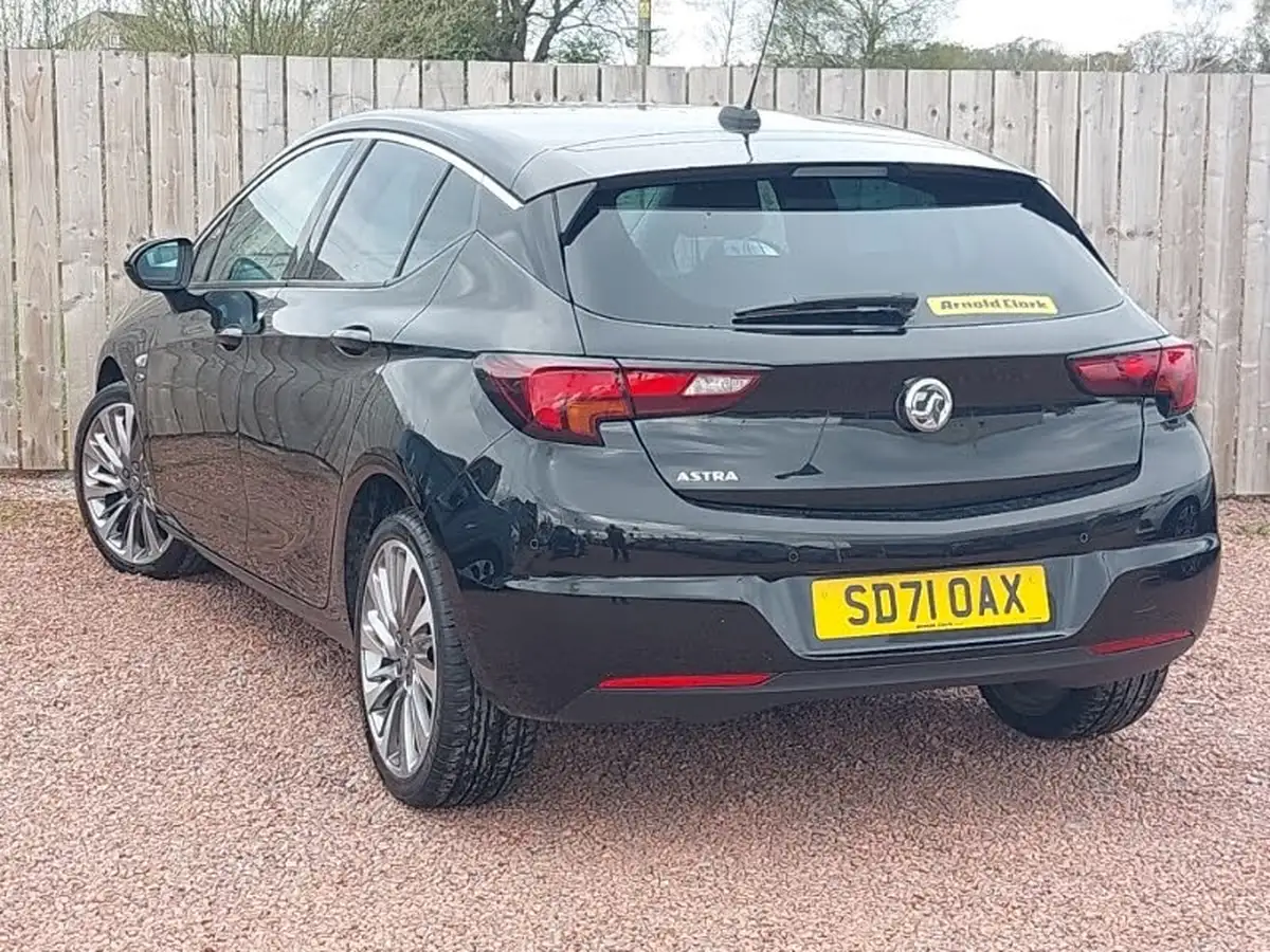 2021-vauxhall-astra-12-turbo-griffin-edition-hatchback-big-1