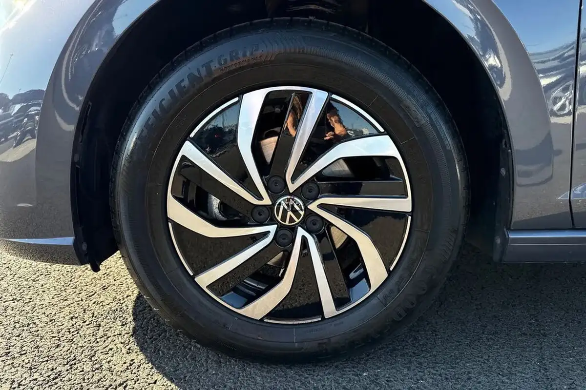2024-volkswagen-polo-10-tsi-life-dsg-big-11