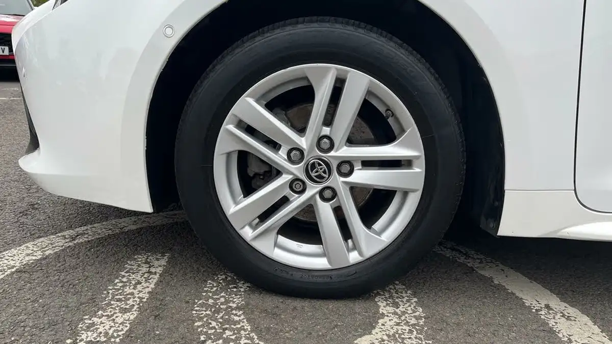 2020-toyota-corolla-18-vvt-i-icon-tech-spare-wheel-touring-sports-5d-big-36
