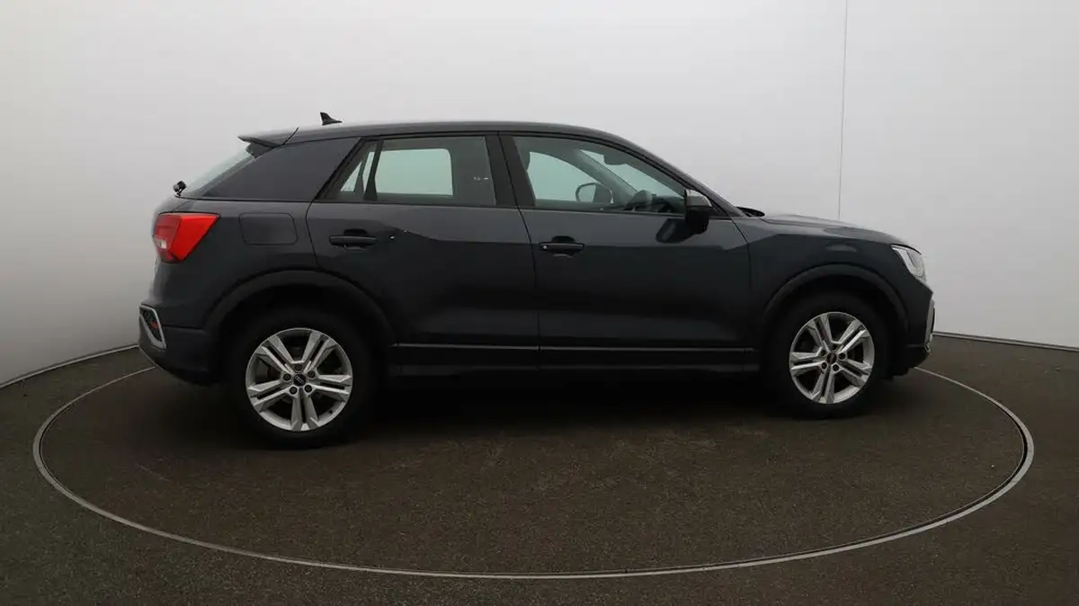 2021-audi-q2-10-30-tfsi-sport-big-8