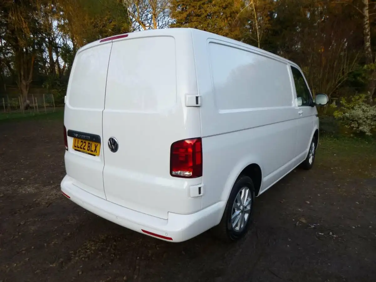 2022-volkswagen-transporter-20tdi-t28-highline-bmt-swb-110pseu6d-big-2