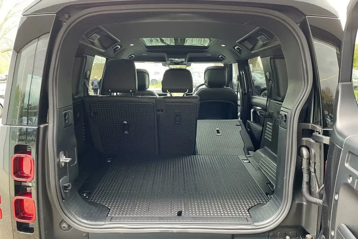 2023-land-rover-110-defender-30-d300-x-dynamic-hse-big-43