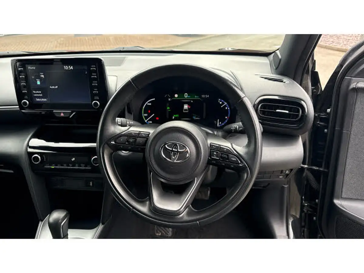 2022-toyota-yaris-15-vvt-i-design-panoramic-roof-big-5