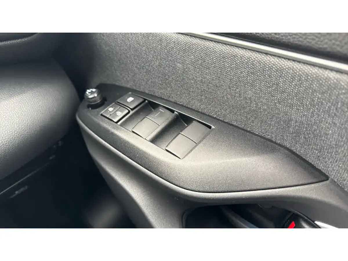 2022-toyota-yaris-15-vvt-i-design-panoramic-roof-big-29