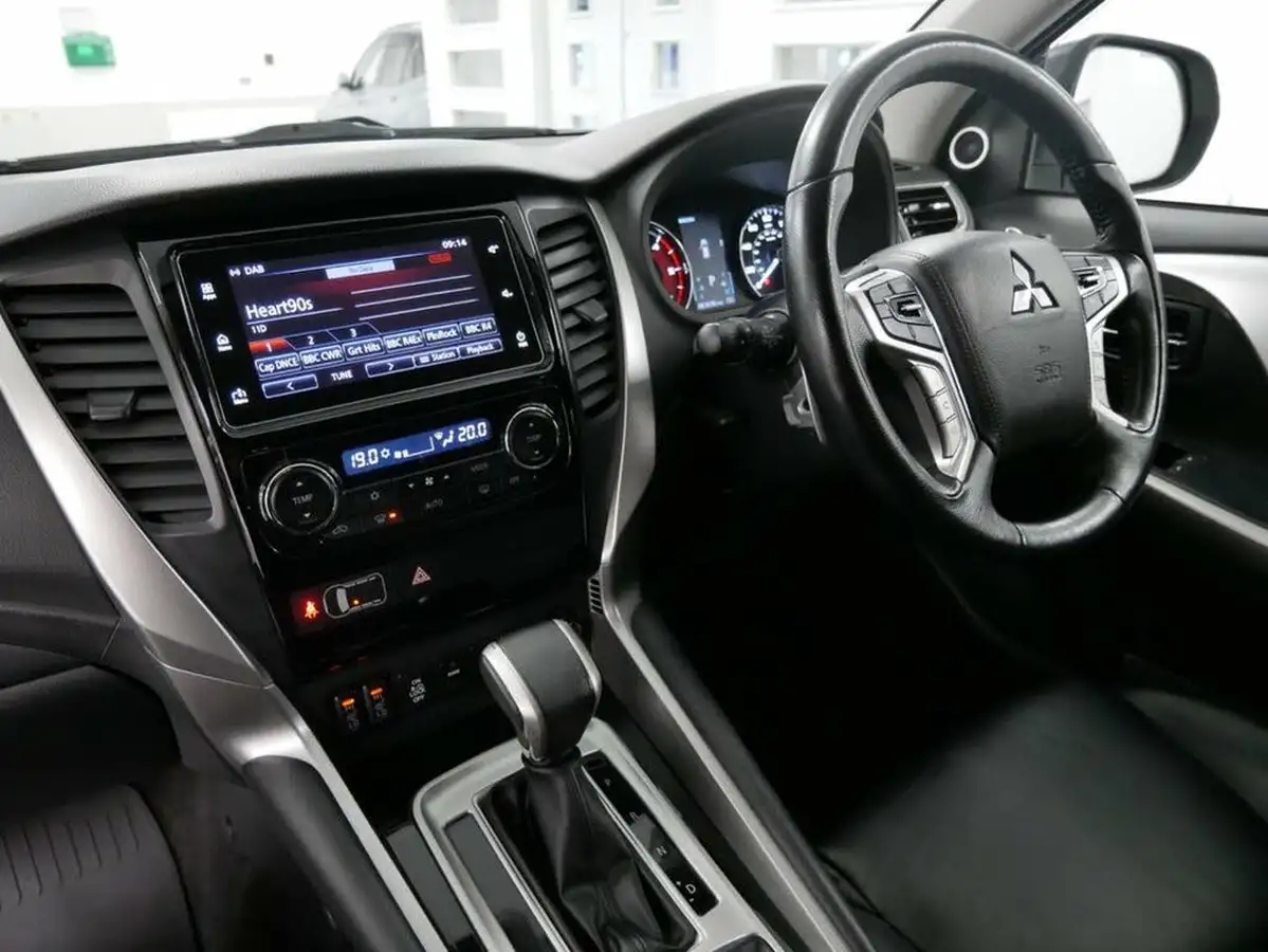 2019-mitsubishi-shogun-sport-24di-d-sport-big-2