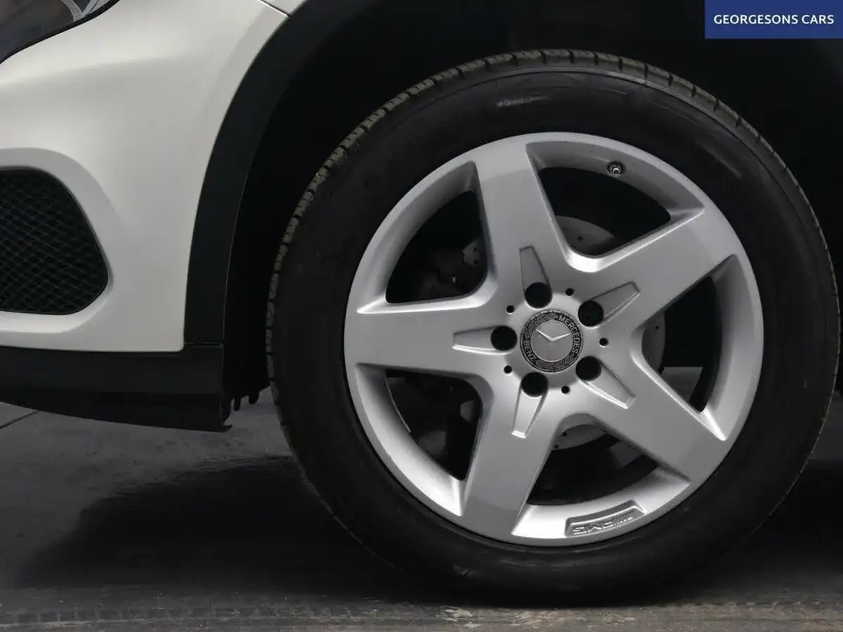 2015-mercedes-benz-gla-class-21d-gla-200d-amg-line-ss-big-13