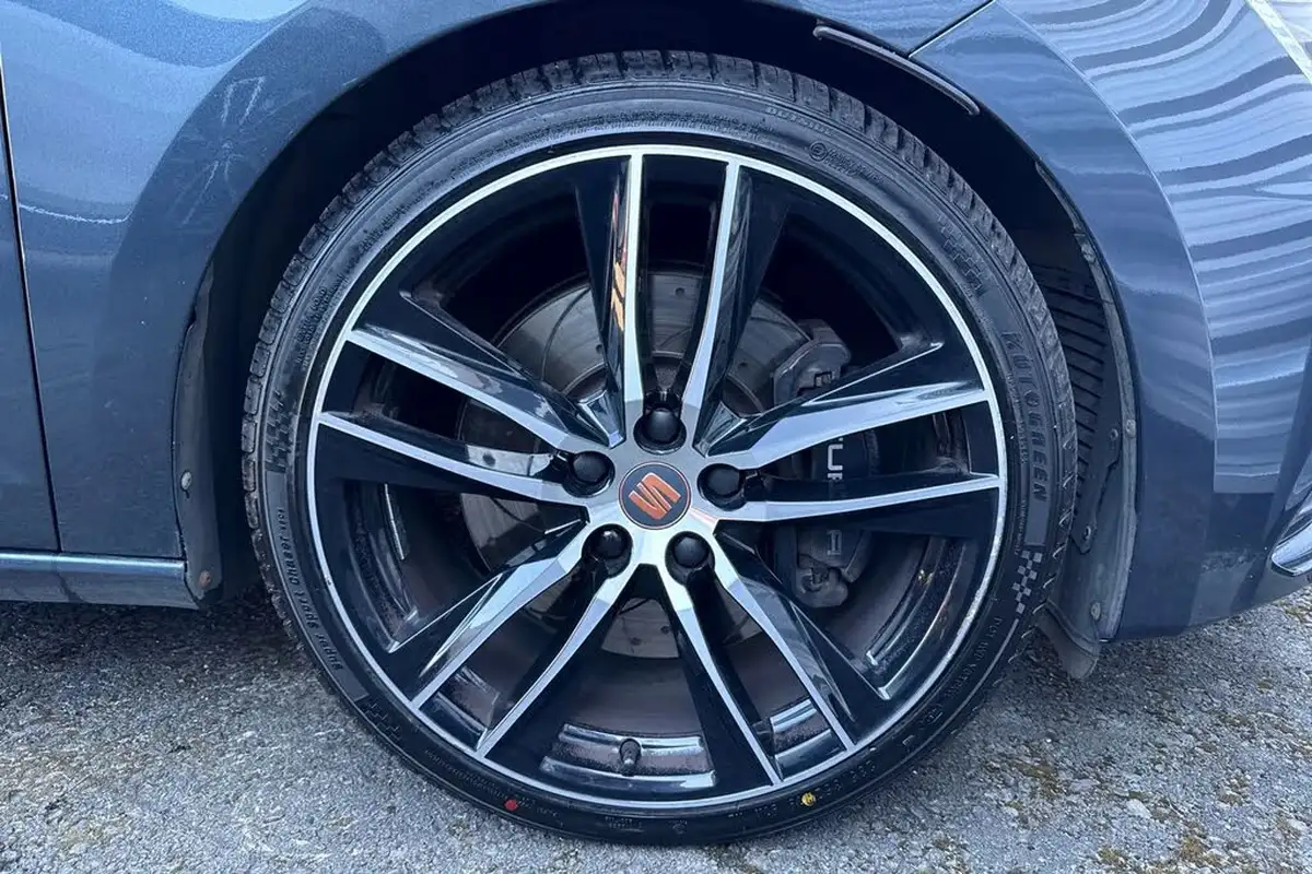 2019-seat-leon-20-tsi-cupra-290-big-9