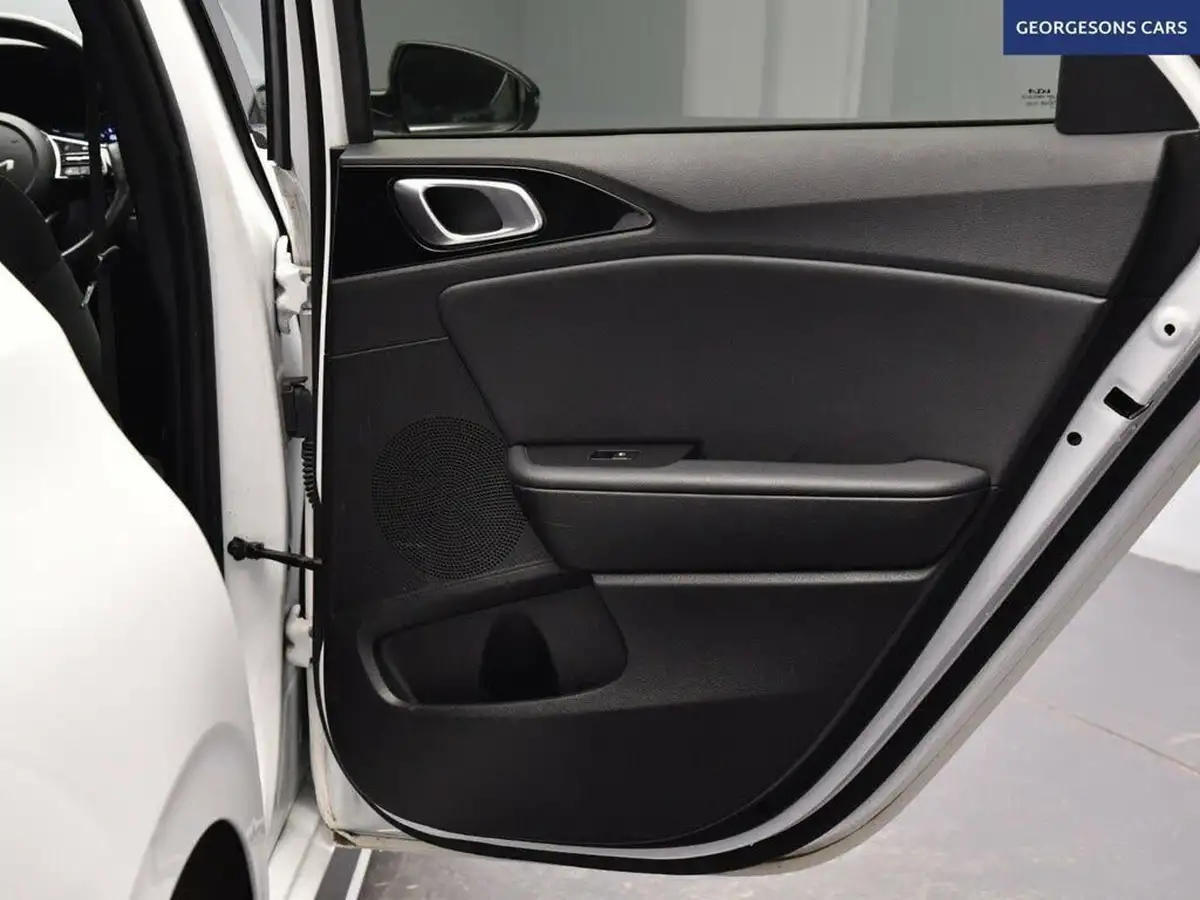2022-kia-pro-ceed-15-t-gdi-gt-line-big-20