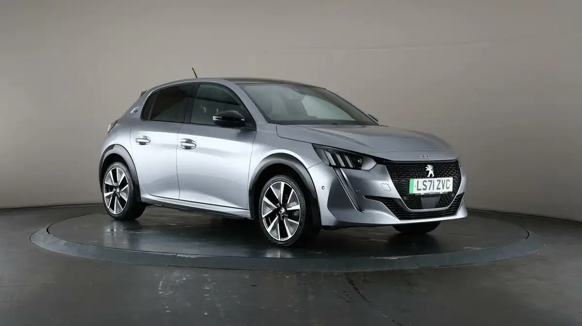 2021-peugeot-208-e-gt-50kwh-big-0