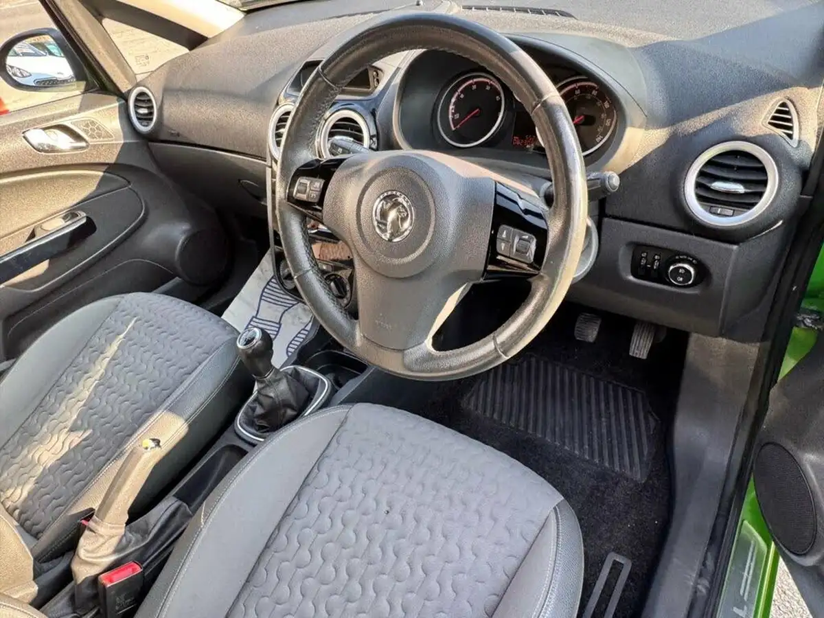 2014-vauxhall-corsa-13cdti-se-5d-big-21