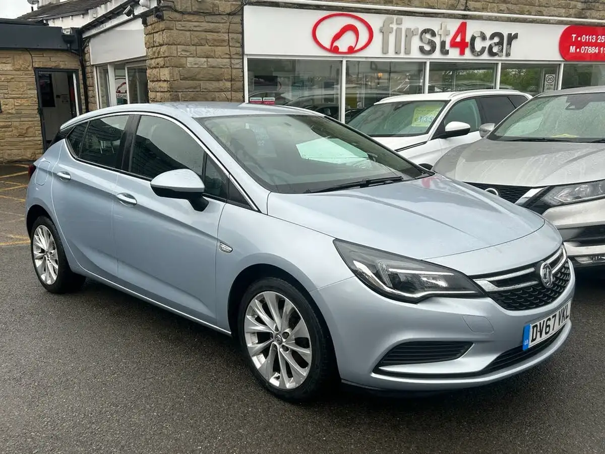2017-vauxhall-astra-16cdti-design-110ps-hatchback-big-0