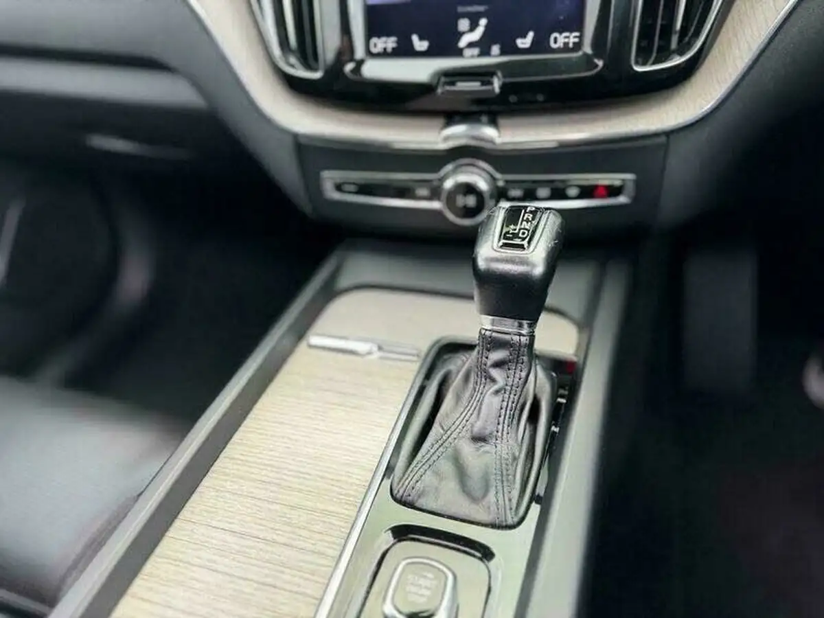 2018-volvo-xc60-20td-d4-inscription-pro-4x4-geartronic-big-65