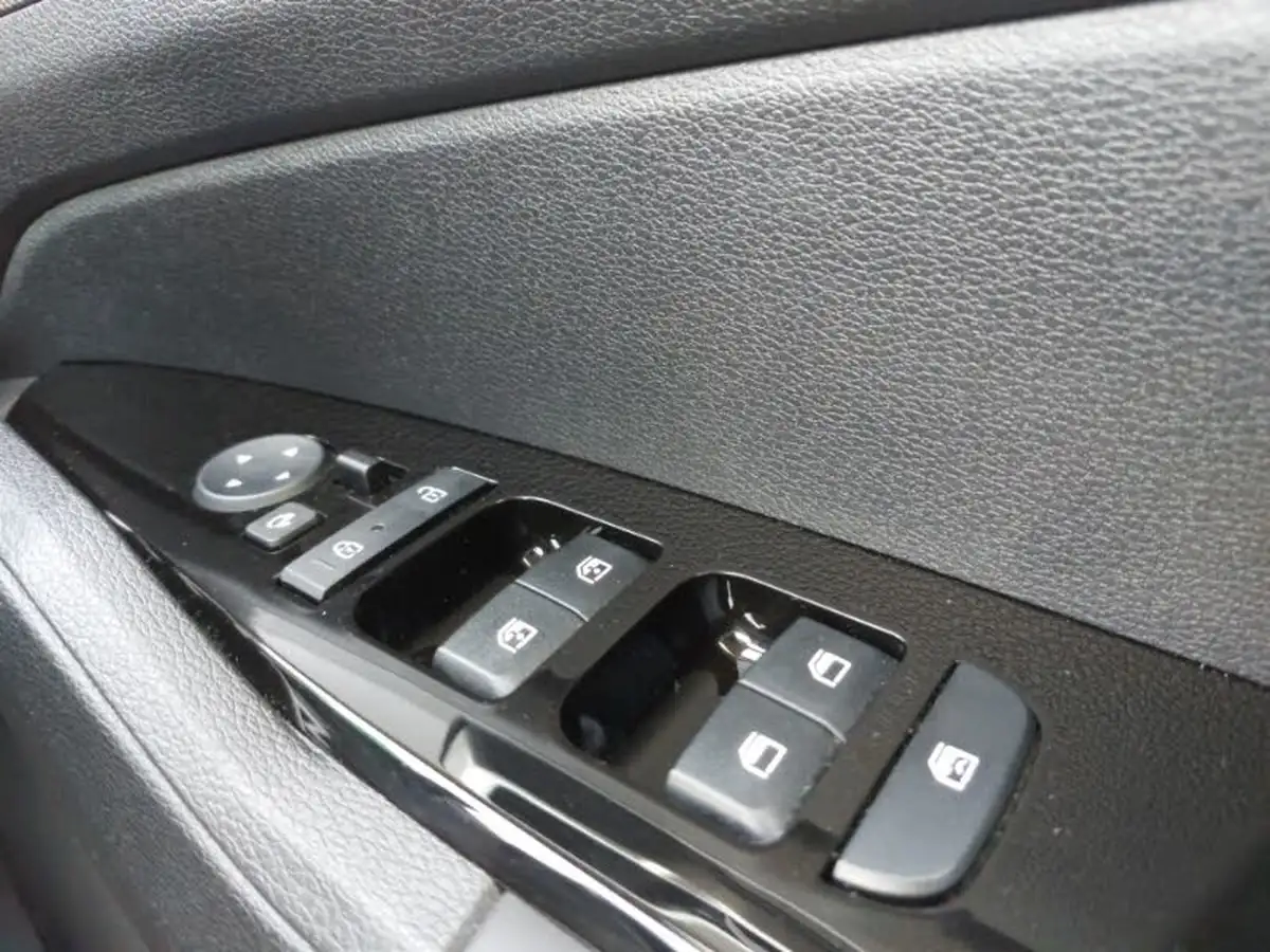 2022-kia-sportage-16-t-gdi-launch-edition-big-18