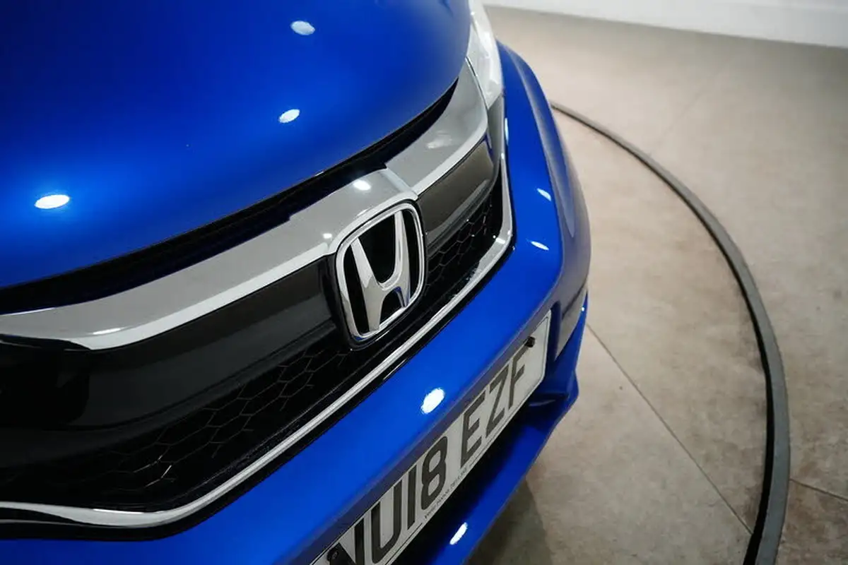 2018-honda-jazz-13-i-vtec-se-big-12