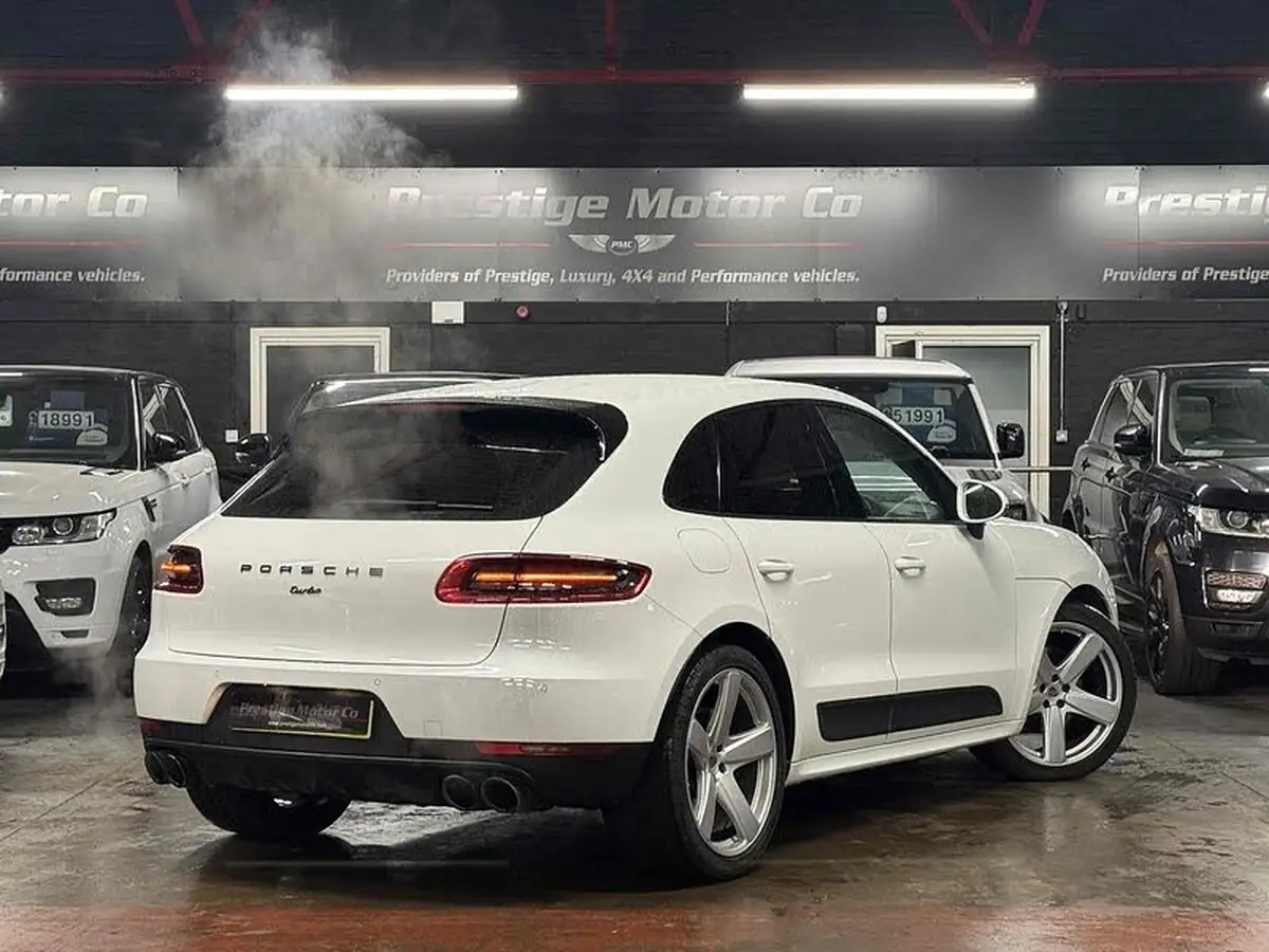 2015-porsche-macan-30-s-big-3