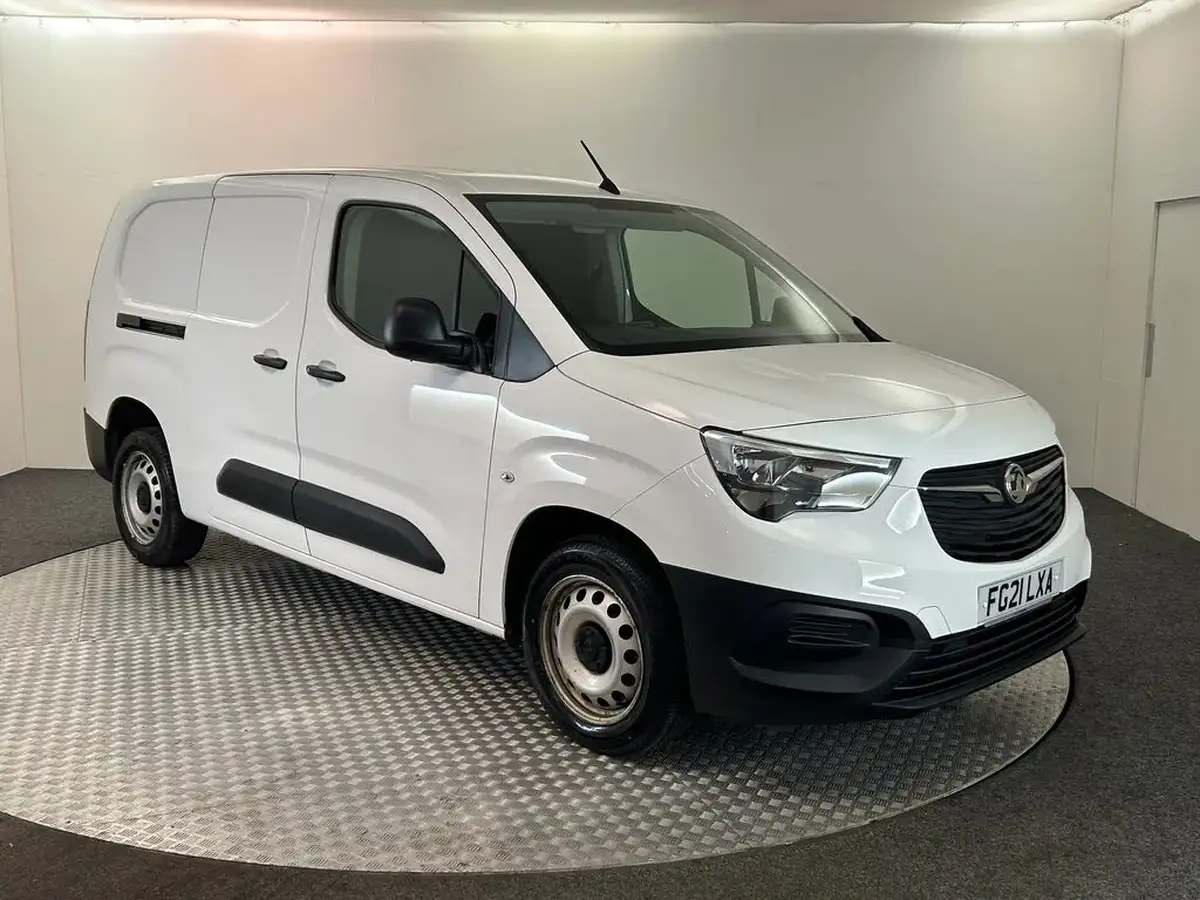 2021-vauxhall-combo-15cdti-dynamic-2300-100pseu6dt-l2h1-panel-big-1