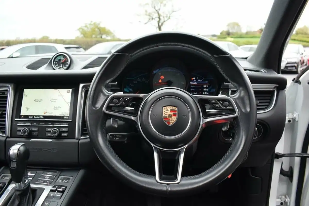 2014-porsche-macan-30td-s-big-9