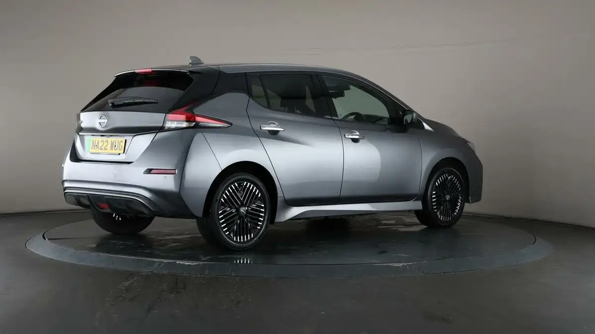 2022-nissan-leaf-e-e-tekna-59kwh-big-58