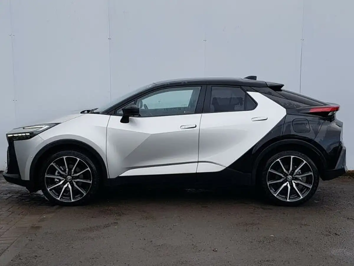 2024-toyota-c-hr-20-vvt-i-gr-sport-220bhp-plug-in-safety-packpremium-pack-big-3