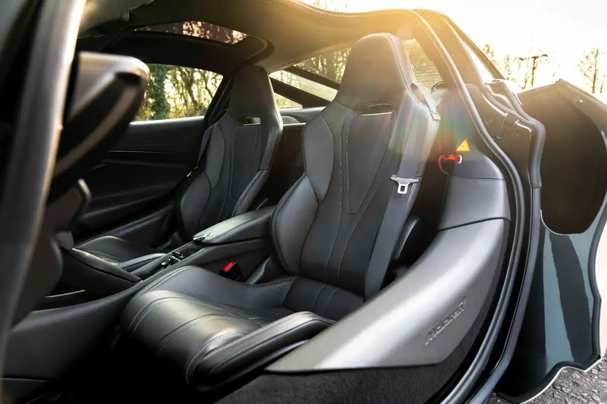 2017-mclaren-720s-40-luxury-big-4