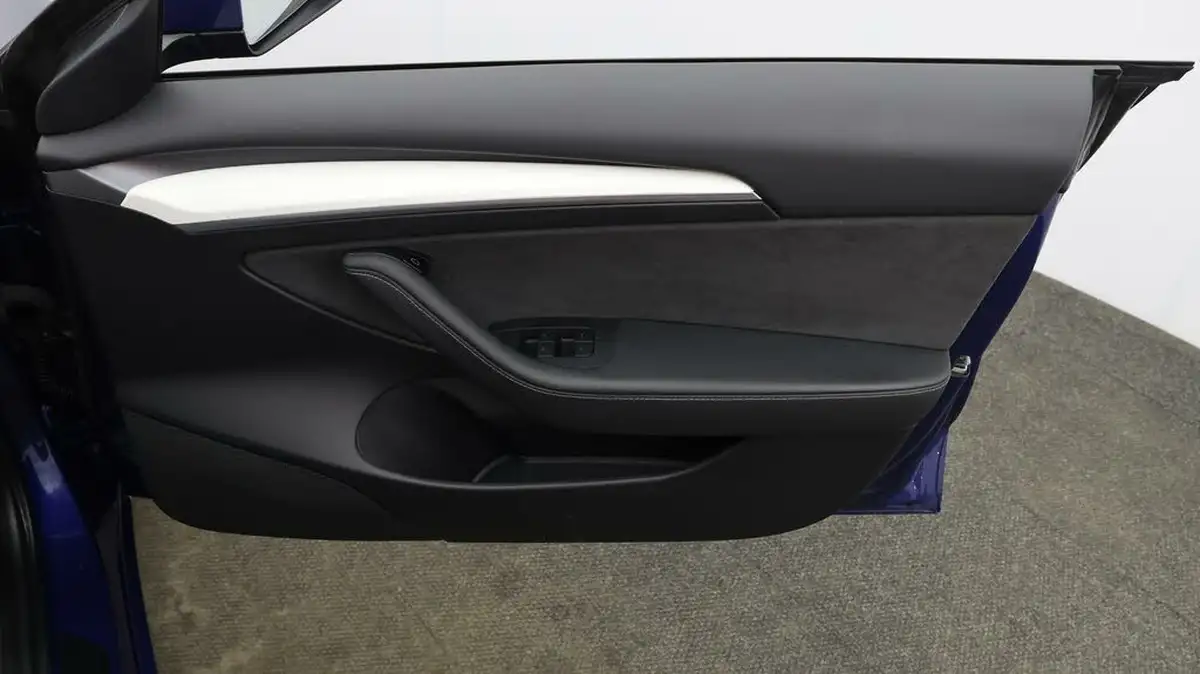 2021-tesla-model-3-e-long-range-4x4-big-14