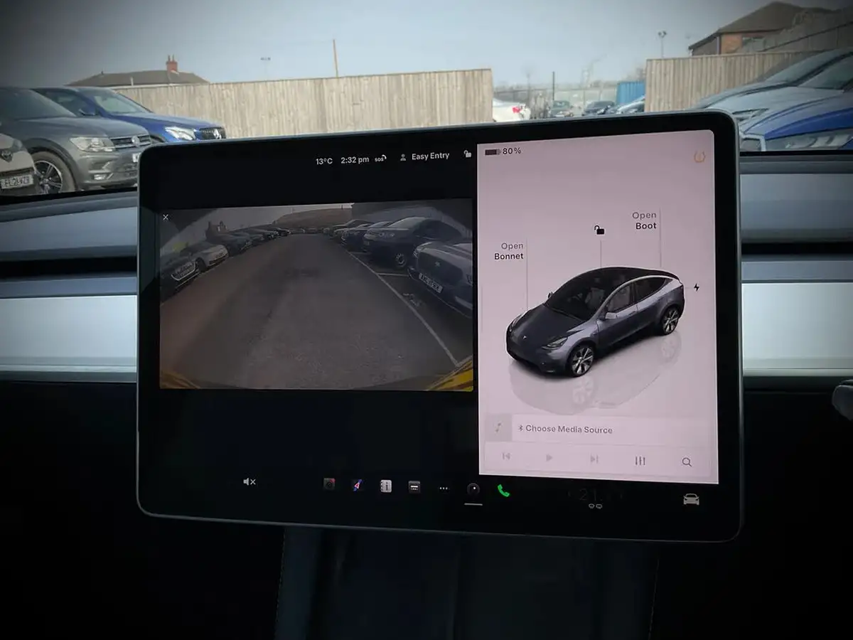 2022-tesla-model-y-e-long-range-big-30
