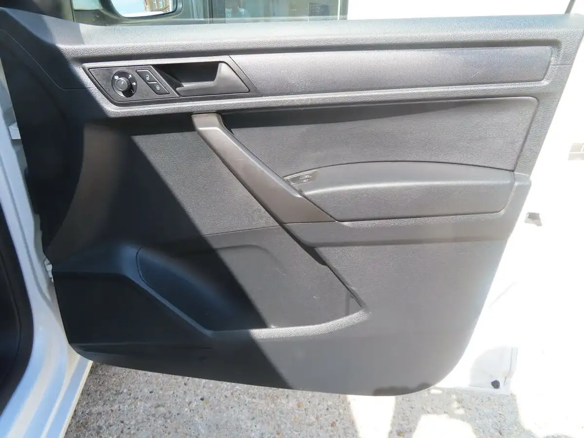 2018-volkswagen-caddy-20tdi-c20-highline-bmt-102pseu6-dsg-big-25