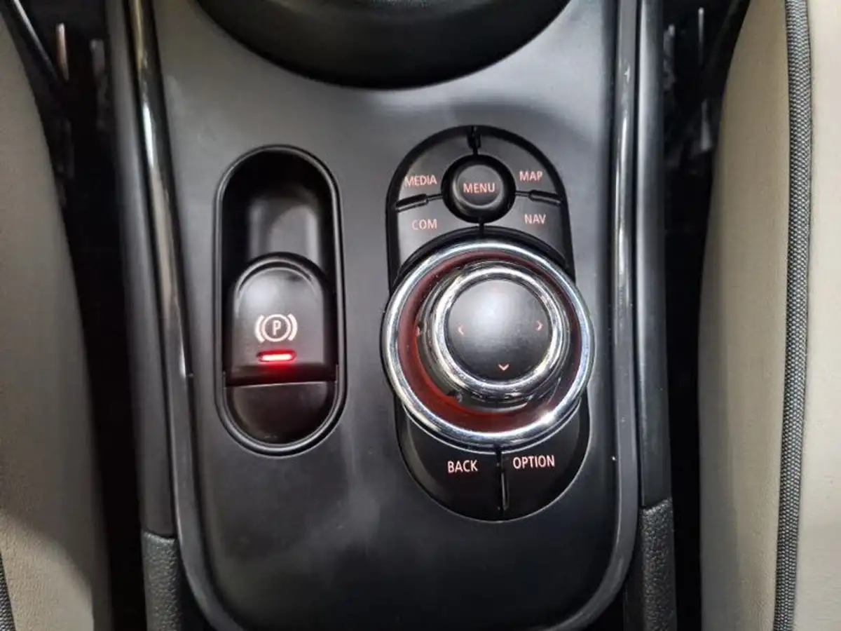 2021-mini-countryman-20-cooper-s-exclusive-auto-big-18