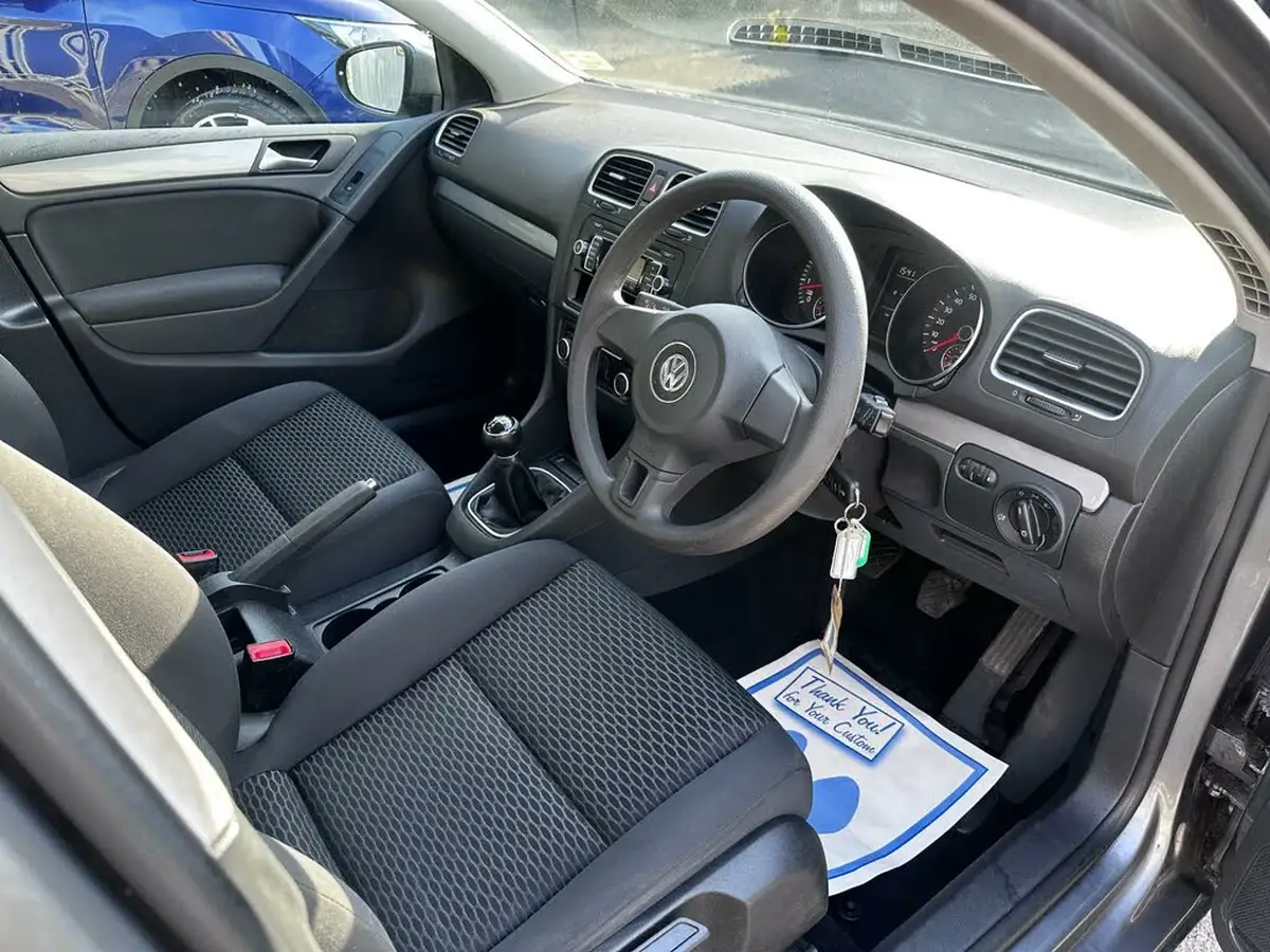 2011-volkswagen-golf-12-tsi-s-5d-big-16