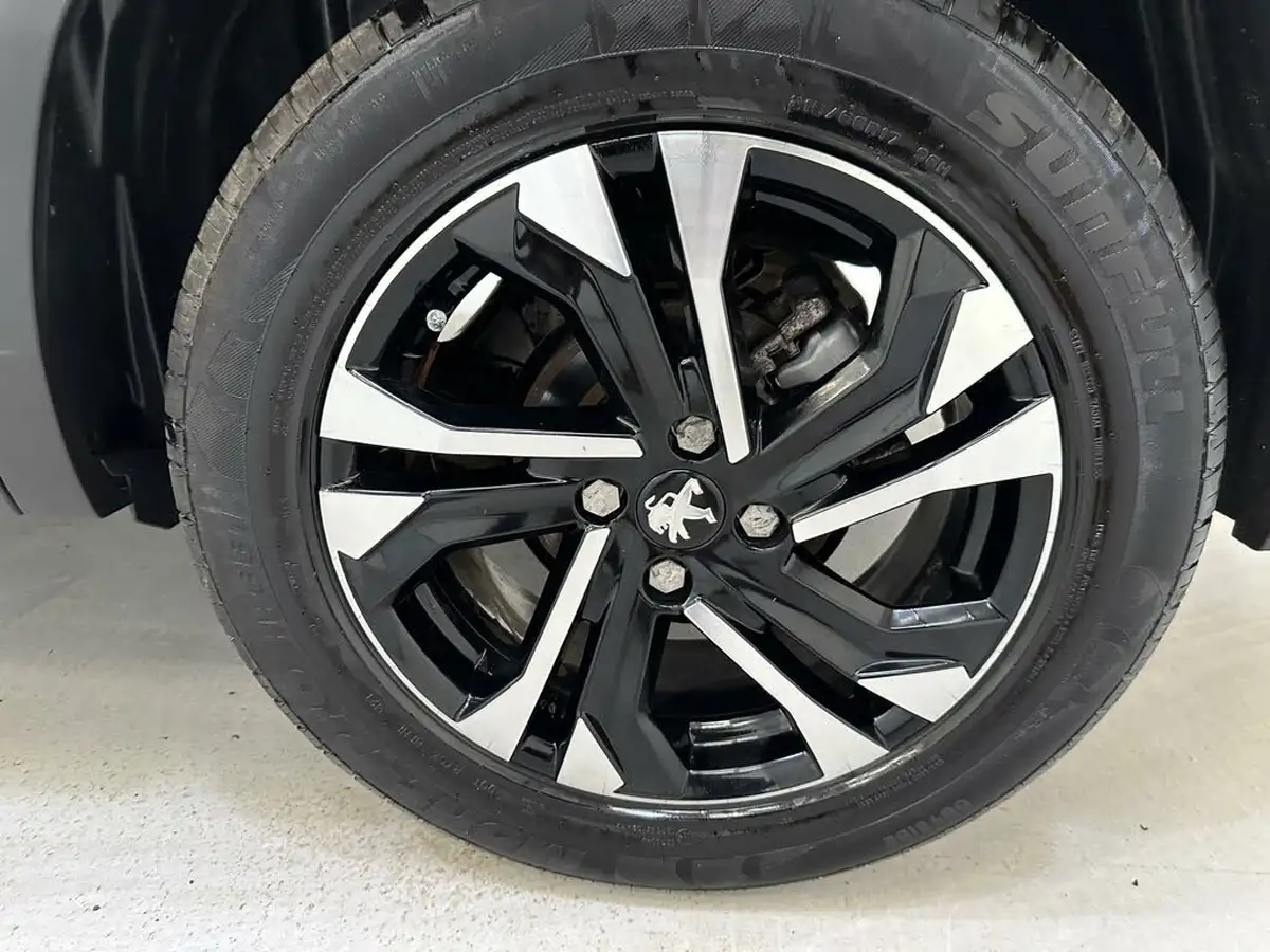 2022-peugeot-2008-suv-12-puretech-gt-big-32