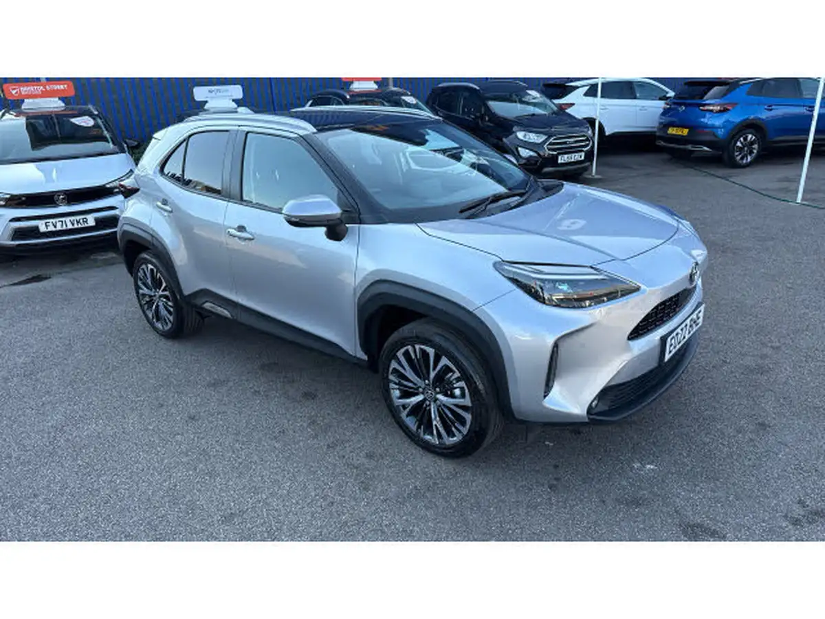 2022-toyota-yaris-cross-15-vvt-i-excel-big-24