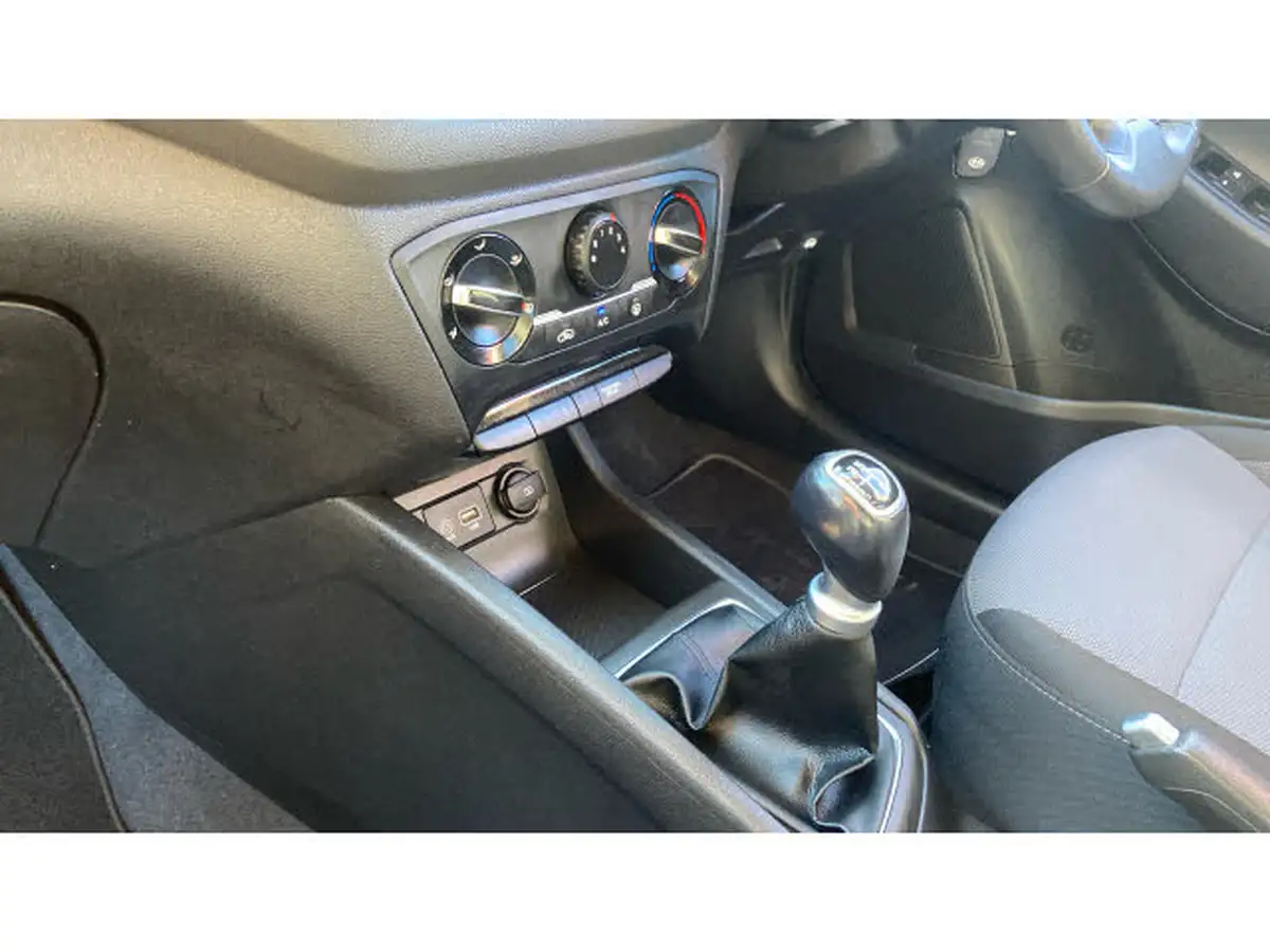 2020-hyundai-i20-12-play-big-12