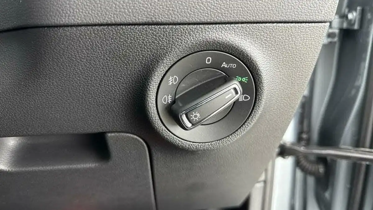 2019-skoda-karoq-15-tsi-se-l-dsg-big-19