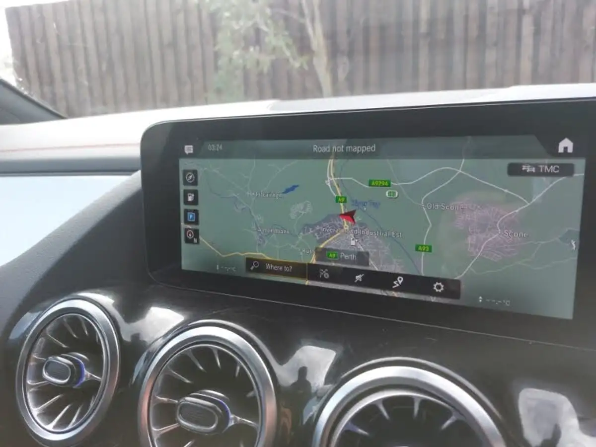 2021-mercedes-benz-eqa-e-eqa-350-amg-line-big-6