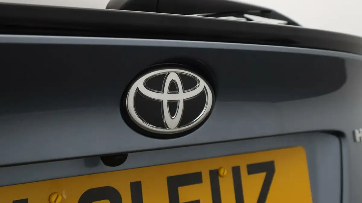 2021-toyota-c-hr-18-vvt-i-gr-sport-big-23