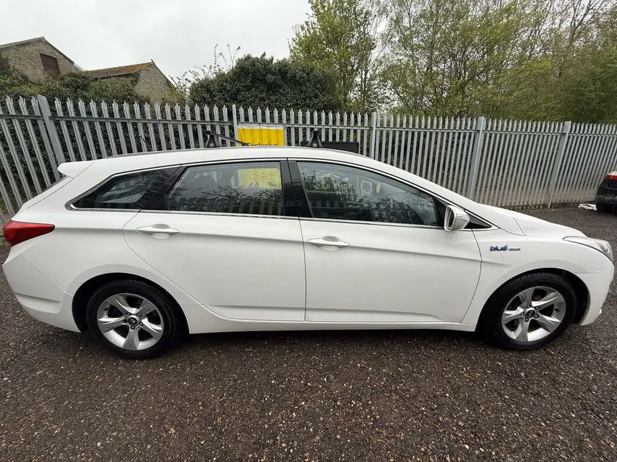 2013-hyundai-i40-17td-active-115ps-estate-5d-big-7