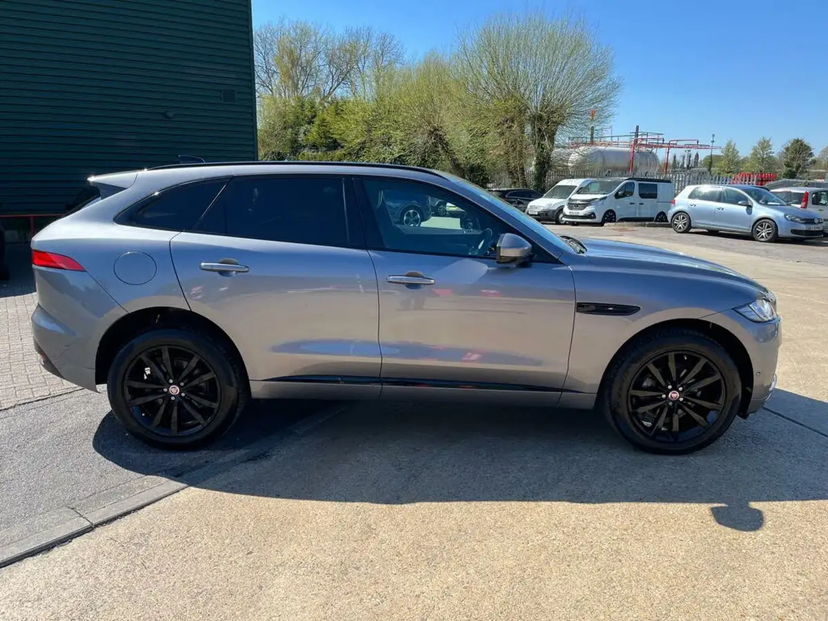 2020-jaguar-f-pace-20-i4d-chequered-flag-180ps-big-6