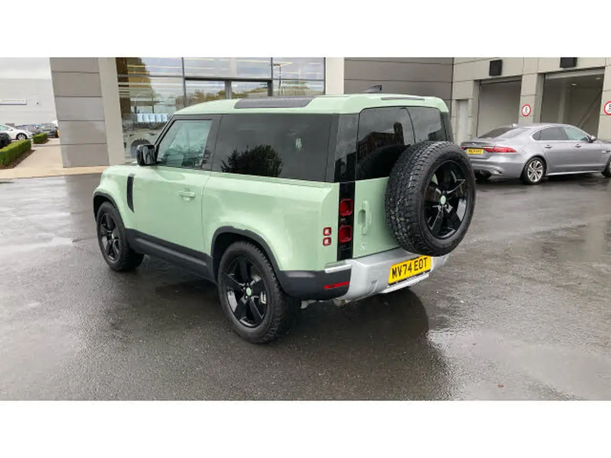2024-land-rover-90-defender-30-d300-75th-edition-big-37