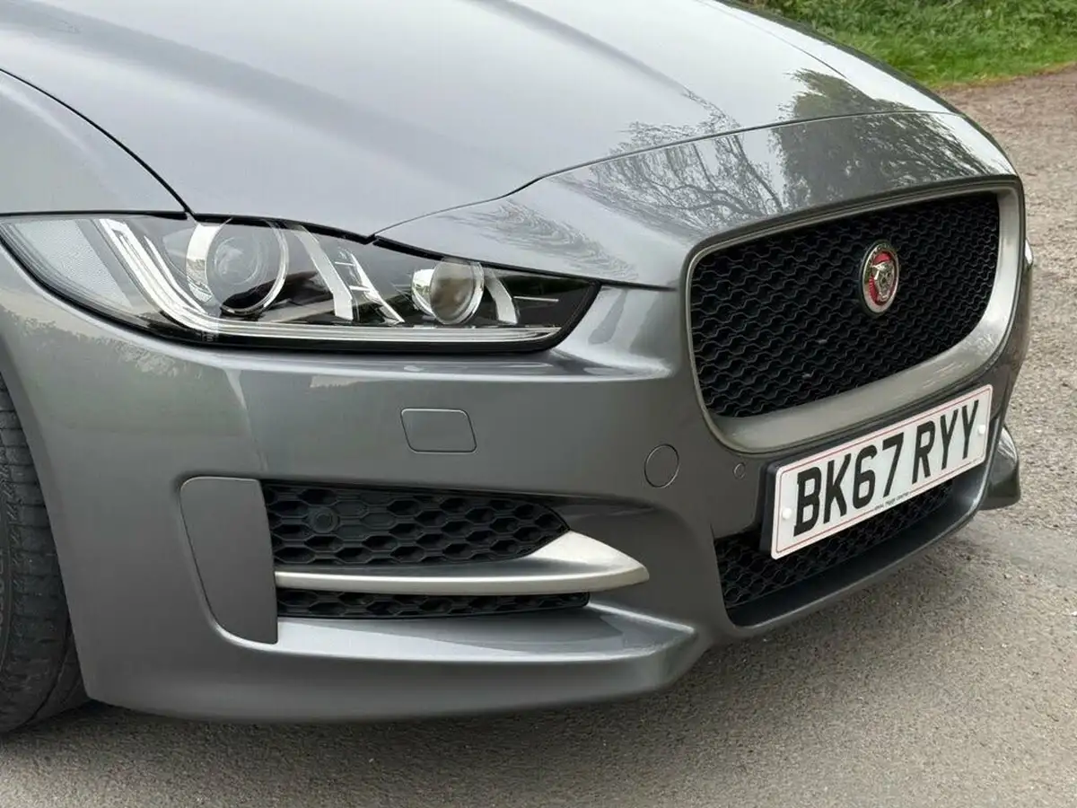 2017-jaguar-xe-20d-r-sport-180ps-ss-1999cc-auto-big-29