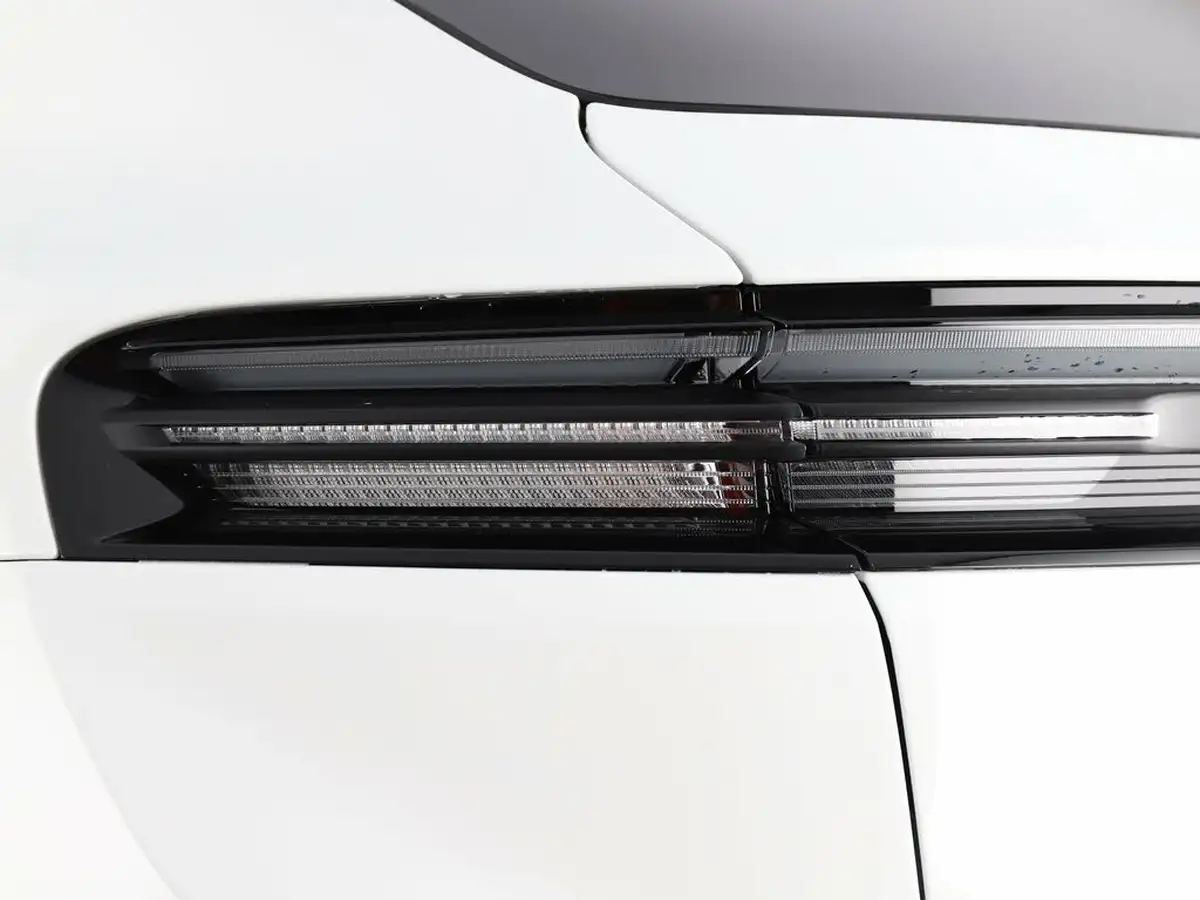 2025-porsche-macan-e-electric-big-45