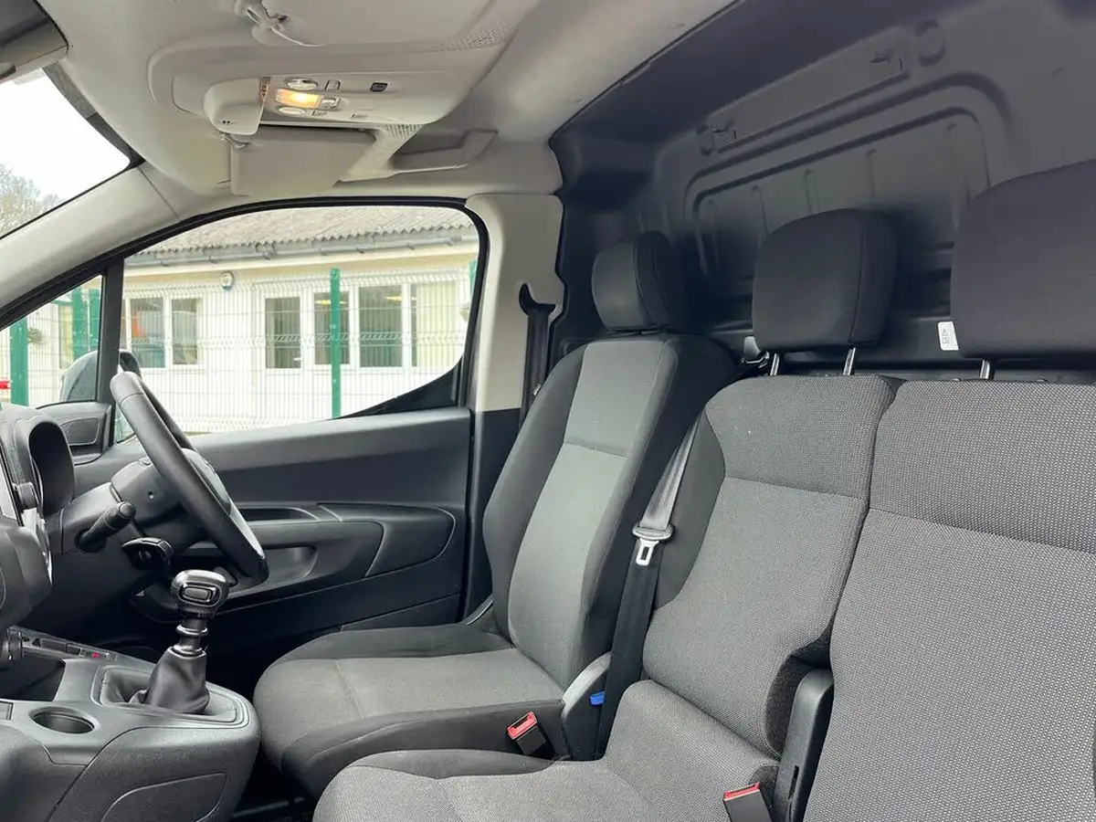 2022-toyota-proace-city-15d-icon-l2-big-7