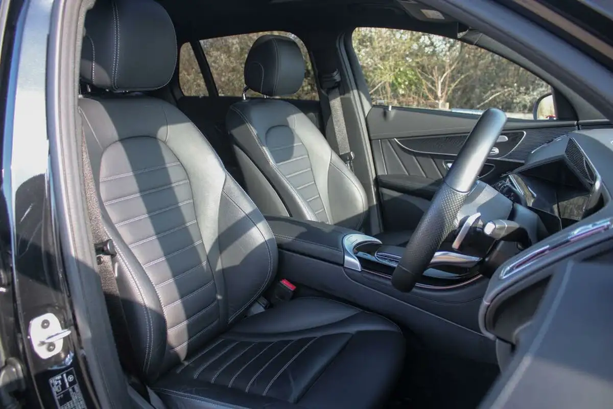 2022-mercedes-benz-eqc-e-eqc-400-amg-line-premium-plus-big-3