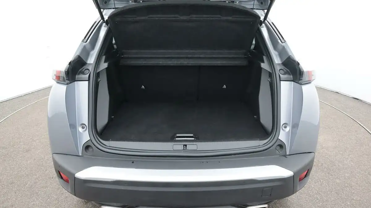 2022-peugeot-2008-suv-12-puretech-gt-big-17
