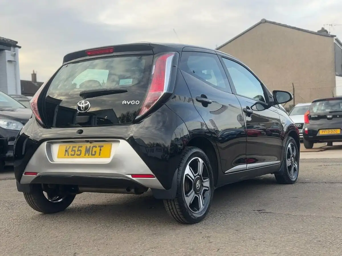 2015-toyota-aygo-10-vvt-i-x-clusiv-5d-x-shift-big-6